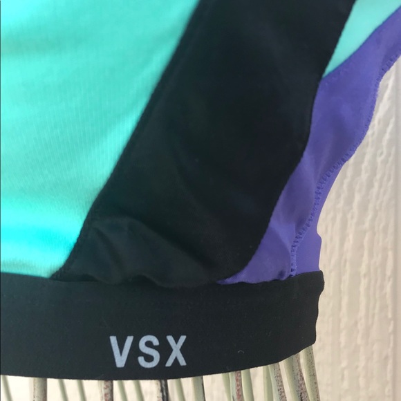 VIctoria Secret | Front Close Knockout Sports Bra - Picture 6 of 8